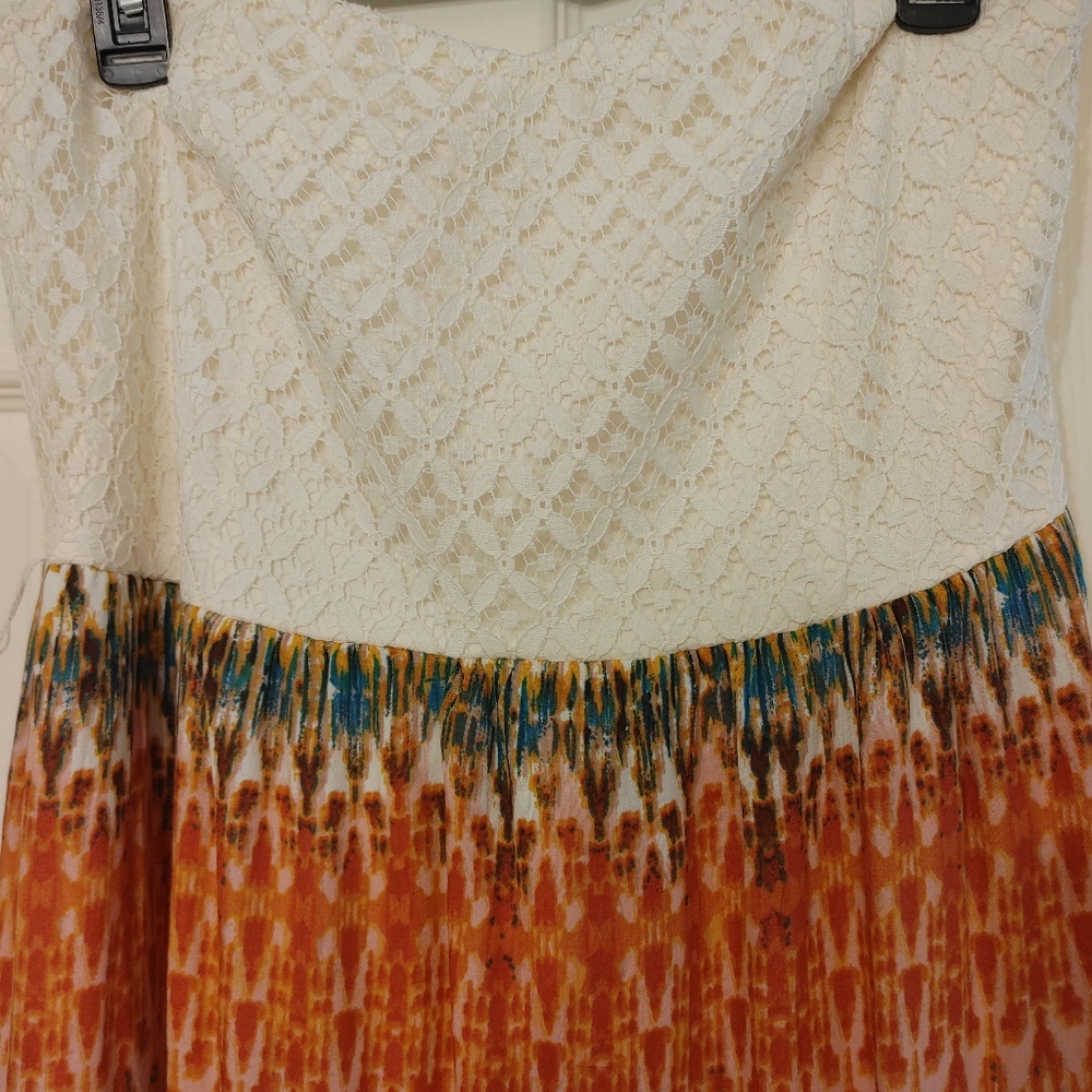 Maxi - Picture 2 of 2
